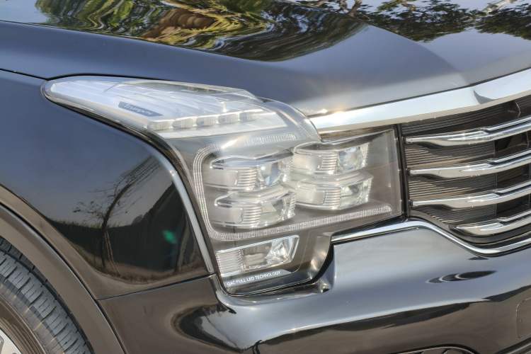 Used GAC Trumpchi GS7 2017 320T Two-Wheel-Drive Luxury Smart Connectivity Model Left Front Headlight