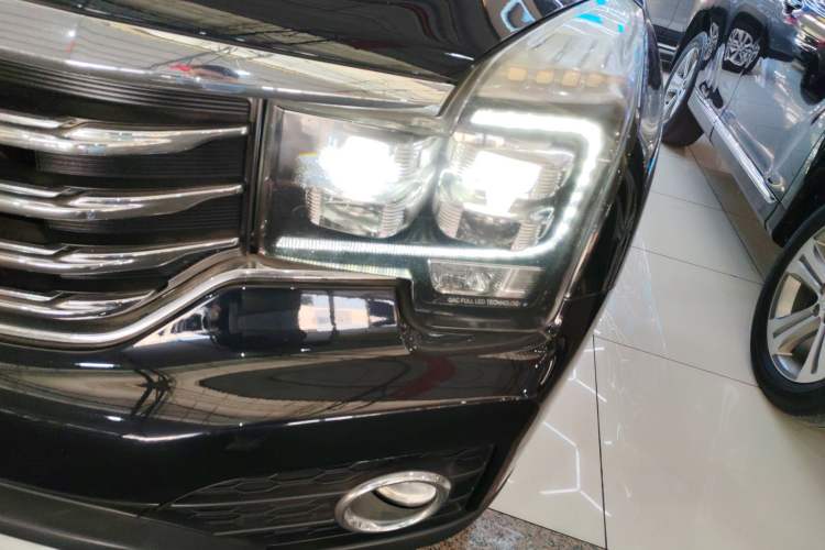 Used GAC Trumpchi GS7 2017 320T Two-Wheel-Drive Luxury Smart Connectivity Model Left Front Headlight