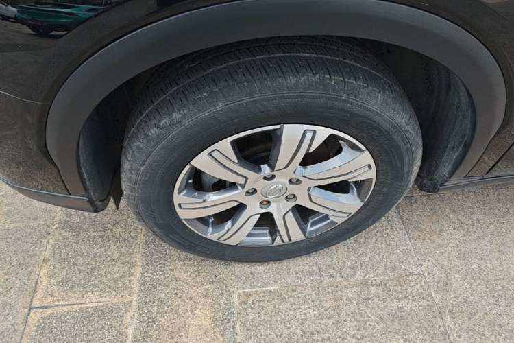 Used GAC Trumpchi GS7 2017 320T Two-Wheel-Drive Luxury Smart Connectivity Model Left Front Wheel Hub