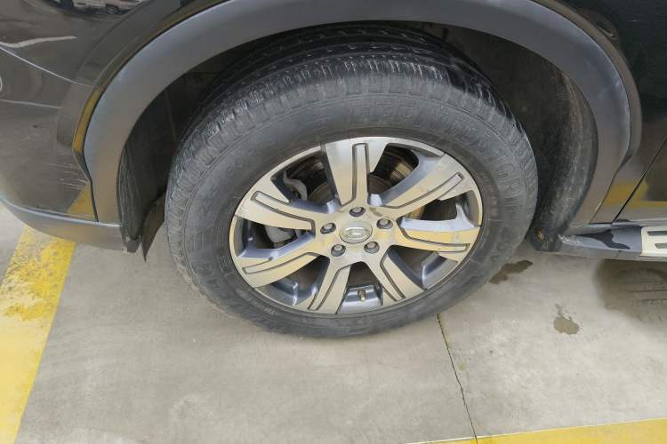 Used GAC Trumpchi GS7 2017 320T Two-Wheel-Drive Luxury Smart Connectivity Model Left Front Wheel Hub