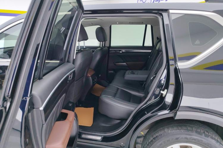 Used GAC Trumpchi GS7 2017 280T Two-Wheel Drive Luxury Model Left Rear Seat