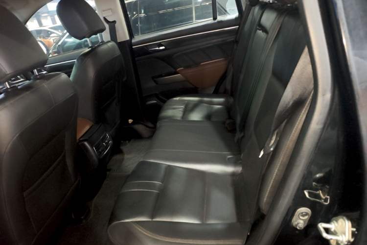 Used GAC Trumpchi GS7 2017 280T Two-Wheel Drive Luxury Model Left Rear Seat