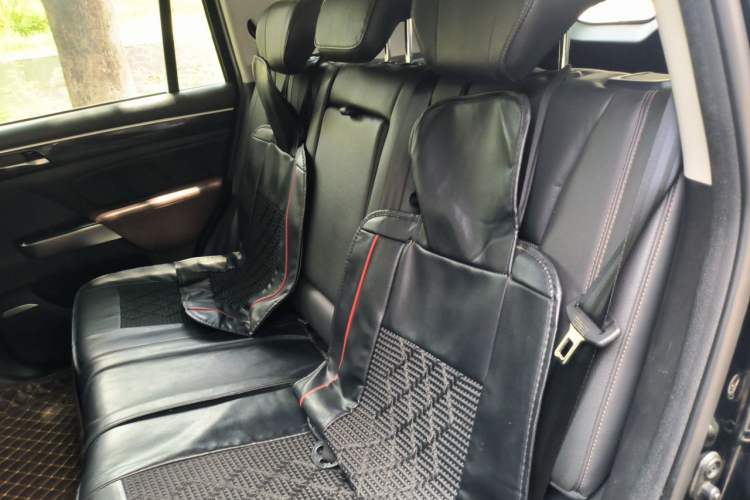 Used GAC Trumpchi GS7 2017 280T Two-Wheel Drive Luxury Model Left Rear Seat