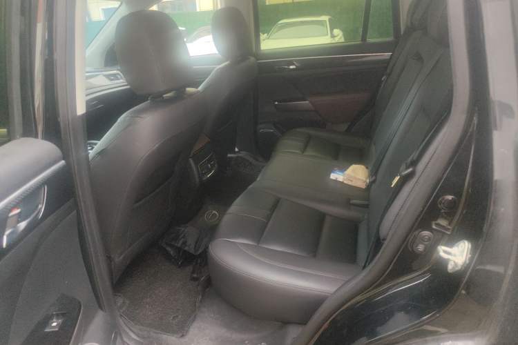 Used GAC Trumpchi GS7 2017 320T Two-Wheel-Drive Luxury Smart Connectivity Model Left Rear Seat