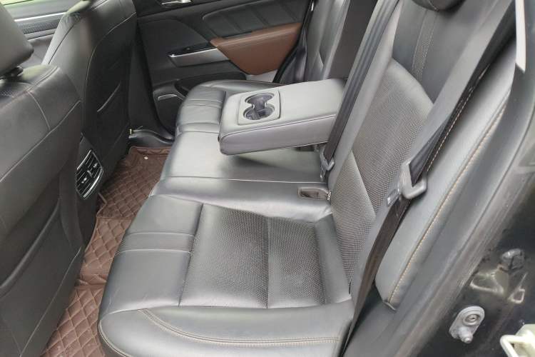 Used GAC Trumpchi GS7 2017 320T Two-Wheel-Drive Luxury Smart Connectivity Model Left Rear Seat