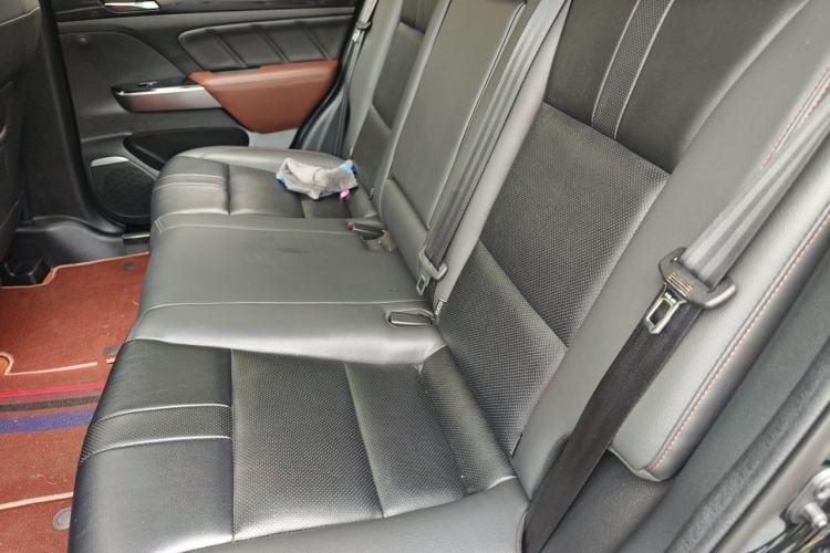 Used GAC Trumpchi GS7 2017 320T Two-Wheel-Drive Luxury Smart Connectivity Model Left Rear Seat