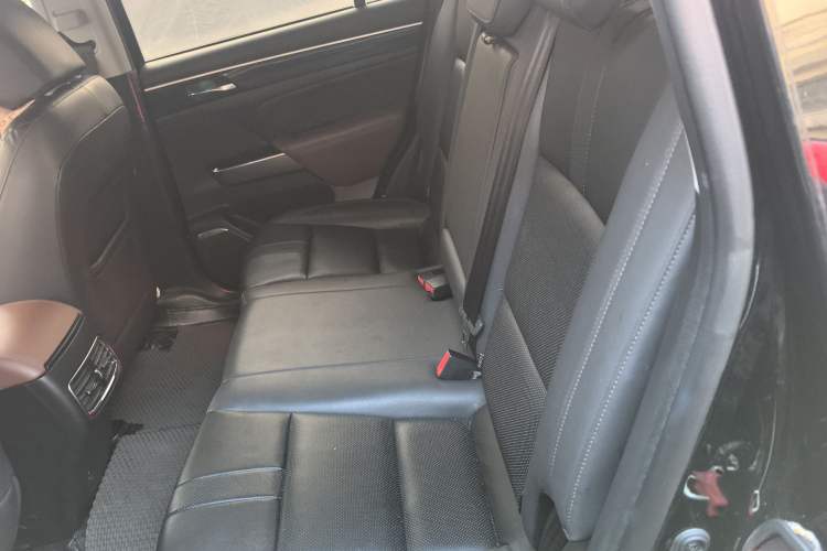 Used GAC Trumpchi GS7 2017 320T Two-Wheel-Drive Luxury Smart Connectivity Model Left Rear Seat