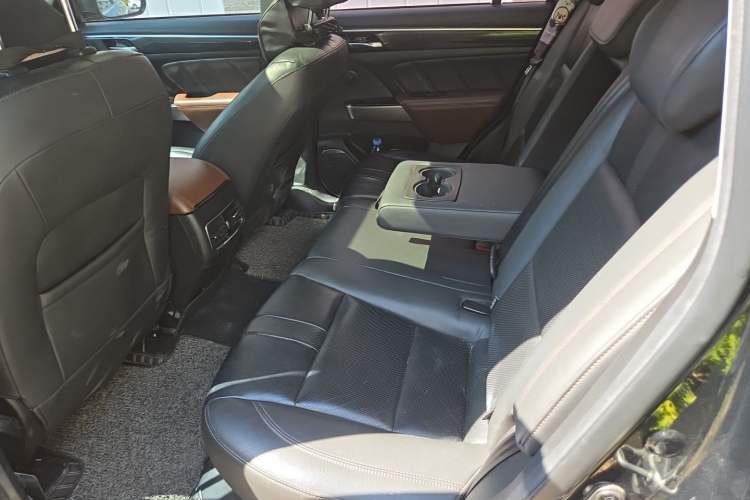 Used GAC Trumpchi GS7 2017 280T Two-Wheel Drive Luxury Model Left Rear Seat