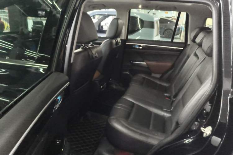 Used GAC Trumpchi GS7 2017 320T Two-Wheel-Drive Luxury Smart Connectivity Model Left Rear Seat