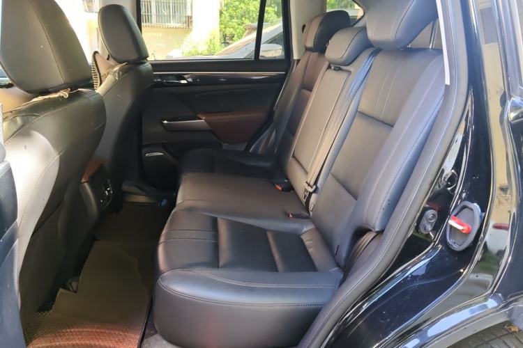 Used GAC Trumpchi GS7 2017 320T Two-Wheel-Drive Luxury Smart Connectivity Model Left Rear Seat