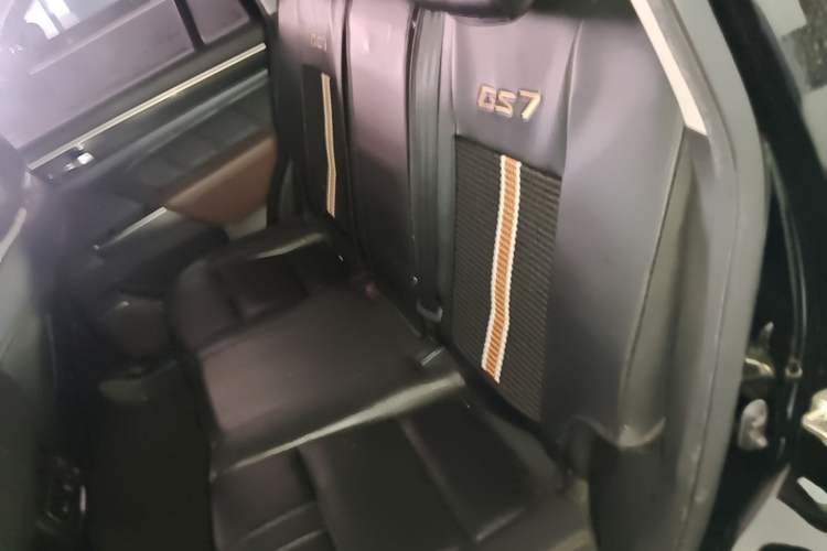 Used GAC Trumpchi GS7 2017 280T Two-Wheel Drive Luxury Model Left Rear Seat