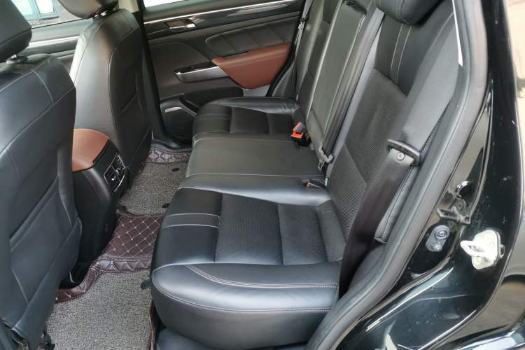 Used GAC Trumpchi GS7 2017 280T Two-Wheel Drive Luxury Model Left Rear Seat