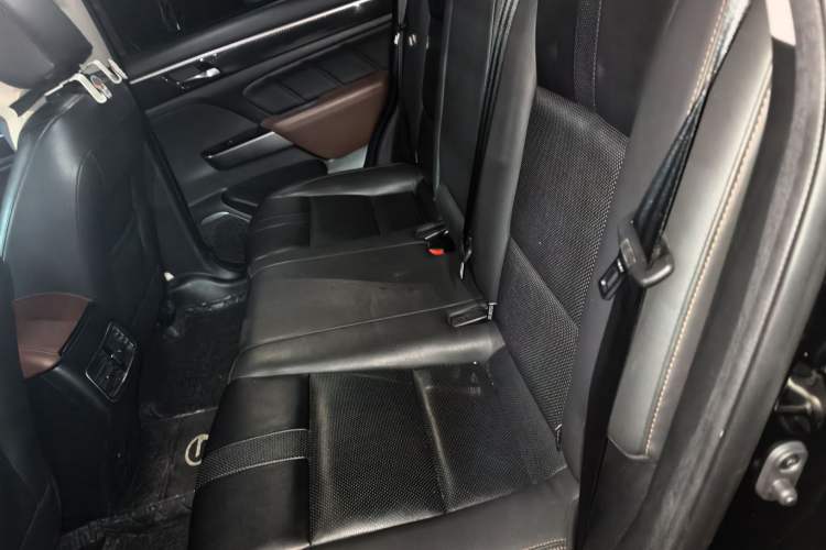Used GAC Trumpchi GS7 2017 280T Two-Wheel Drive Luxury Model Left Rear Seat