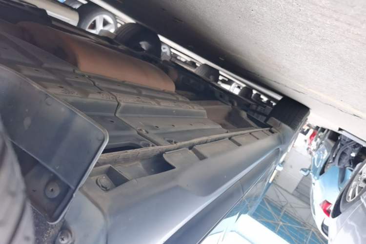 Used GAC Trumpchi GS7 2017 320T Two-Wheel-Drive Luxury Smart Connectivity Model Left Side Sill