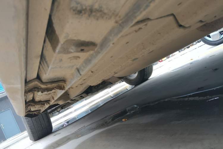 Used GAC Trumpchi GS7 2017 320T Two-Wheel-Drive Luxury Smart Connectivity Model Left Side Sill