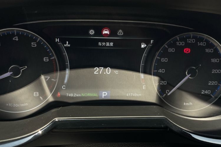 Used GAC Trumpchi GS7 2017 280T Two-Wheel Drive Luxury Model Odometer Close Up