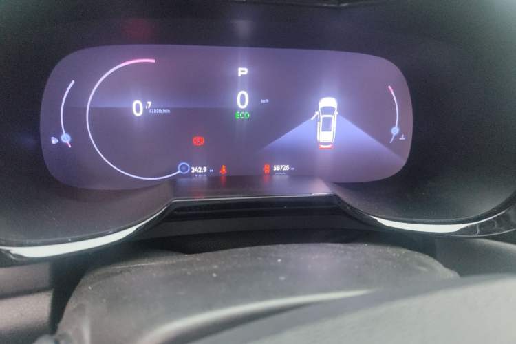 Used GAC Trumpchi GS7 2017 320T Two-Wheel-Drive Luxury Smart Connectivity Model Odometer Close Up