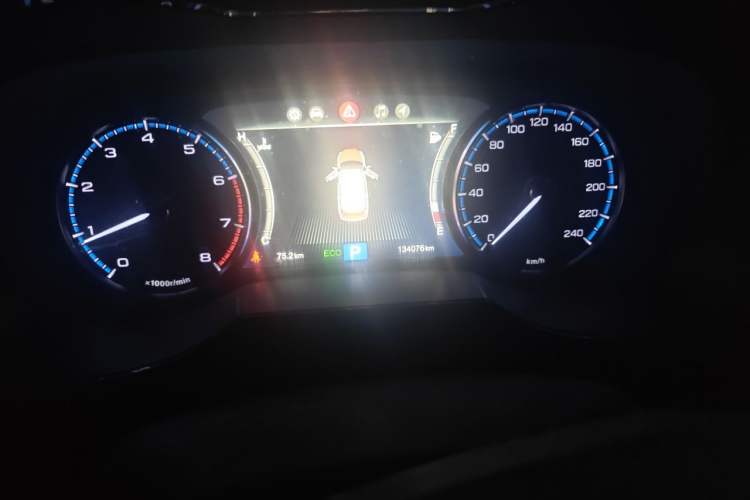Used GAC Trumpchi GS7 2017 320T Two-Wheel-Drive Luxury Smart Connectivity Model Odometer Close Up