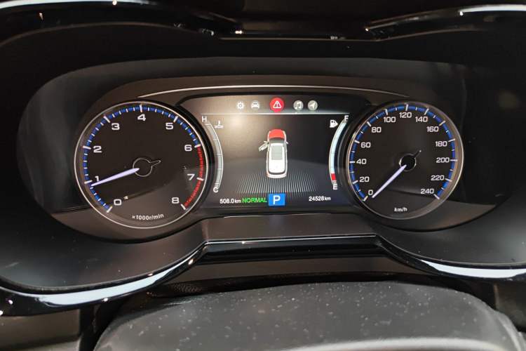 Used GAC Trumpchi GS7 2017 320T Two-Wheel-Drive Luxury Smart Connectivity Model Odometer Close Up