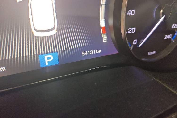 Used GAC Trumpchi GS7 2017 280T Two-Wheel Drive Luxury Model Odometer Close Up