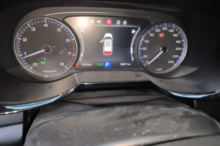 Used GAC Trumpchi GS7 2017 320T Two-Wheel-Drive Luxury Smart Connectivity Model Odometer Close Up