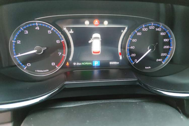 Used GAC Trumpchi GS7 2017 280T Two-Wheel Drive Luxury Model Odometer Close Up