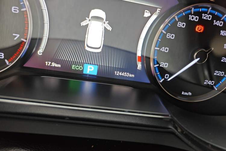 Used GAC Trumpchi GS7 2017 320T Two-Wheel-Drive Luxury Smart Connectivity Model Odometer Close Up