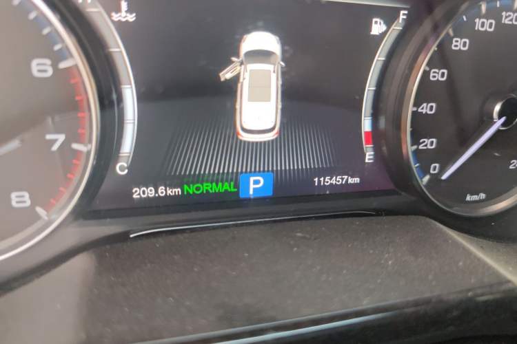 Used GAC Trumpchi GS7 2017 320T Two-Wheel-Drive Luxury Smart Connectivity Model Odometer Close Up