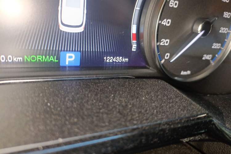 Used GAC Trumpchi GS7 2017 280T Two-Wheel Drive Luxury Model Odometer Close Up