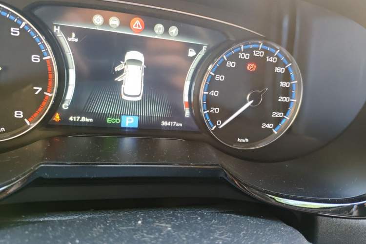 Used GAC Trumpchi GS7 2017 320T Two-Wheel-Drive Luxury Smart Connectivity Model Odometer Close Up