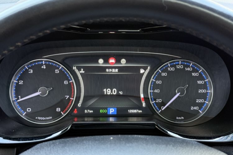 Used GAC Trumpchi GS7 2017 280T Two-Wheel Drive Luxury Model Odometer Close Up