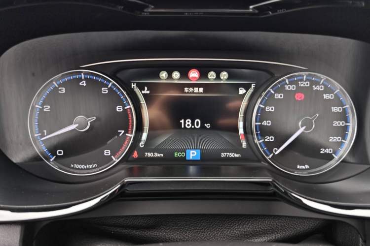 Used GAC Trumpchi GS7 2017 320T Two-Wheel-Drive Luxury Smart Connectivity Model Odometer Close Up