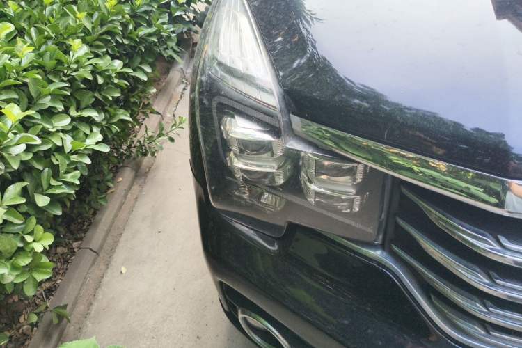 Used GAC Trumpchi GS7 2017 320T Two-Wheel-Drive Luxury Smart Connectivity Model Right Front Headlight