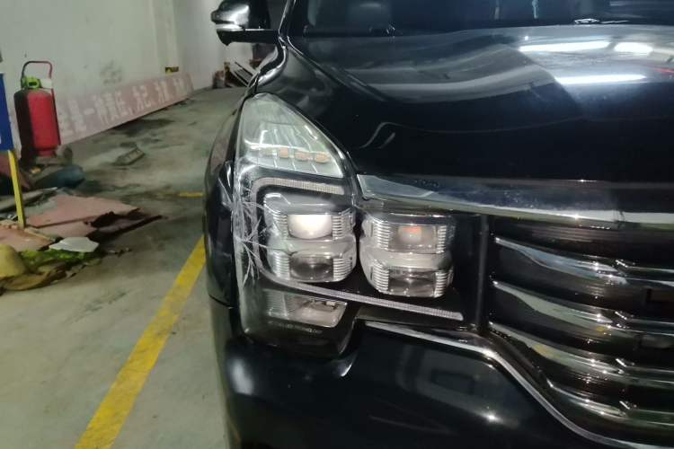 Used GAC Trumpchi GS7 2017 320T Two-Wheel-Drive Luxury Smart Connectivity Model Right Front Headlight
