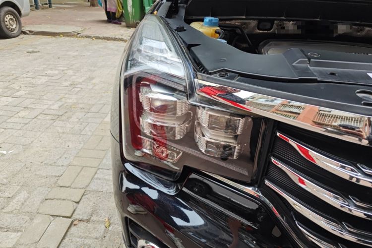 Used GAC Trumpchi GS7 2017 320T Two-Wheel-Drive Luxury Smart Connectivity Model Right Front Headlight