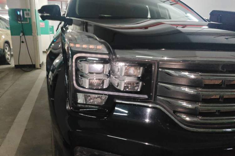 Used GAC Trumpchi GS7 2017 320T Two-Wheel-Drive Luxury Smart Connectivity Model Right Front Headlight