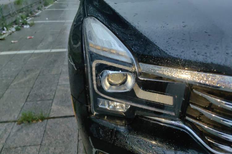 Used GAC Trumpchi GS7 2017 280T Two-Wheel Drive Luxury Model Right Front Headlight