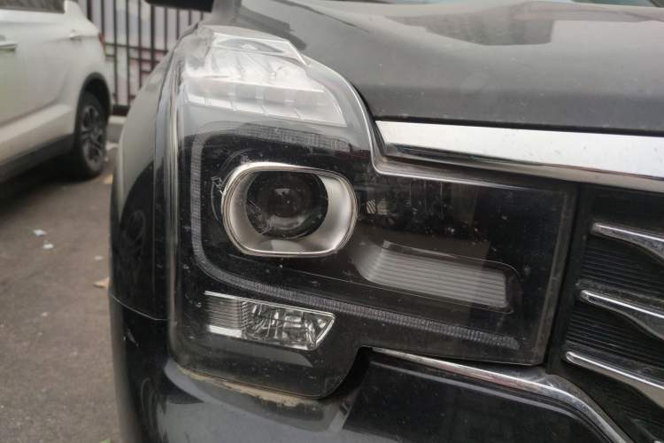 Used GAC Trumpchi GS7 2017 280T Two-Wheel Drive Luxury Model Right Front Headlight