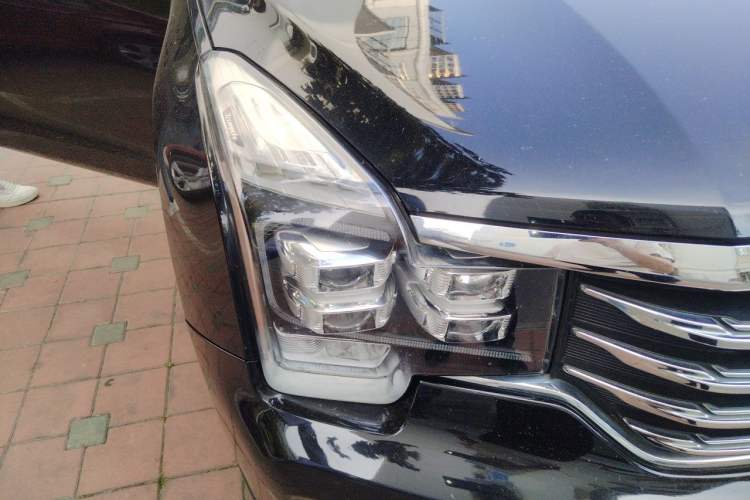 Used GAC Trumpchi GS7 2017 320T Two-Wheel-Drive Luxury Smart Connectivity Model Right Front Headlight