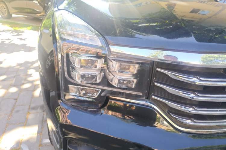 Used GAC Trumpchi GS7 2017 320T Two-Wheel-Drive Luxury Smart Connectivity Model Right Front Headlight