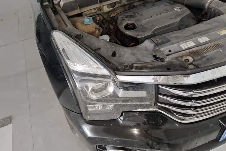 Used GAC Trumpchi GS7 2017 280T Two-Wheel Drive Luxury Model Right Front Headlight