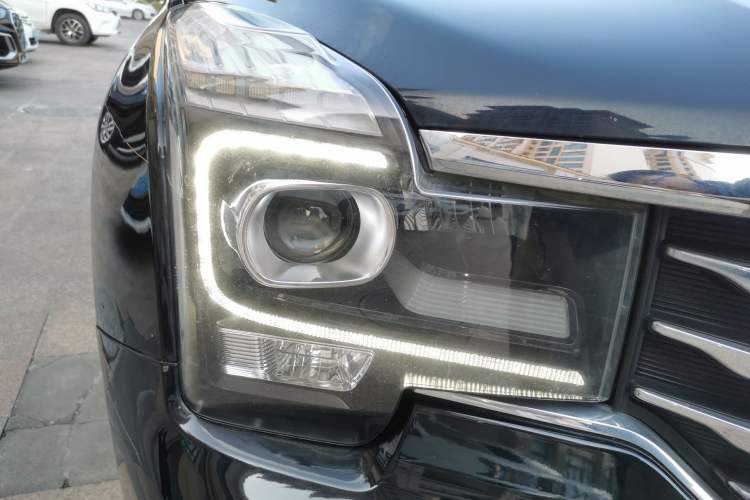 Used GAC Trumpchi GS7 2017 280T Two-Wheel Drive Luxury Model Right Front Headlight