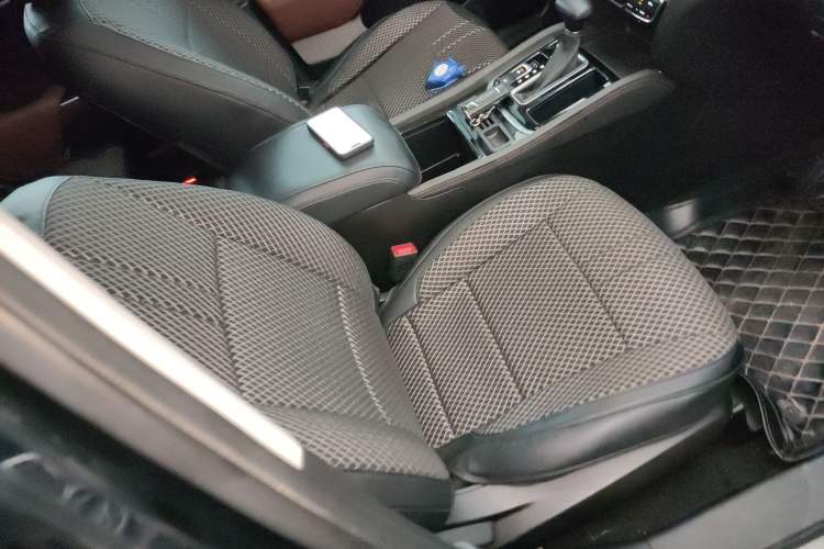 Used GAC Trumpchi GS7 2017 280T Two-Wheel Drive Luxury Model Right Front Seat
