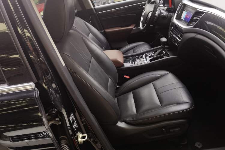 Used GAC Trumpchi GS7 2017 320T Two-Wheel-Drive Luxury Smart Connectivity Model Right Front Seat