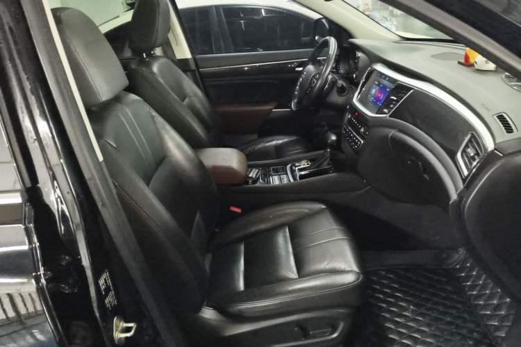 Used GAC Trumpchi GS7 2017 320T Two-Wheel-Drive Luxury Smart Connectivity Model Right Front Seat