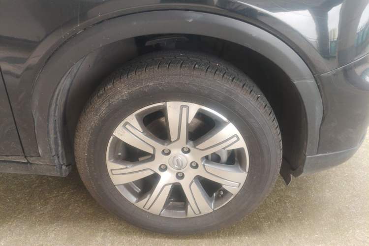 Used GAC Trumpchi GS7 2017 320T Two-Wheel-Drive Luxury Smart Connectivity Model Right Front Wheel Hub
