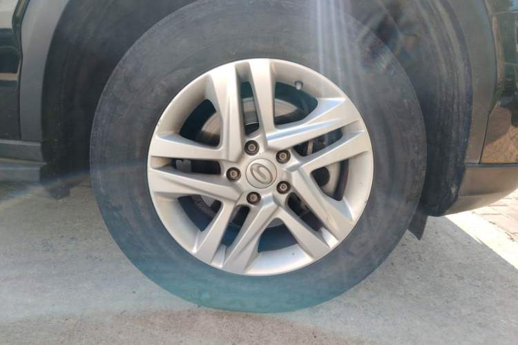 Used GAC Trumpchi GS7 2017 280T Two-Wheel Drive Luxury Model Right Front Wheel Hub