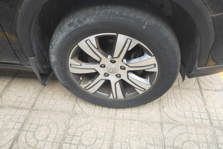 Used GAC Trumpchi GS7 2017 320T Two-Wheel-Drive Luxury Smart Connectivity Model Right Front Wheel Hub