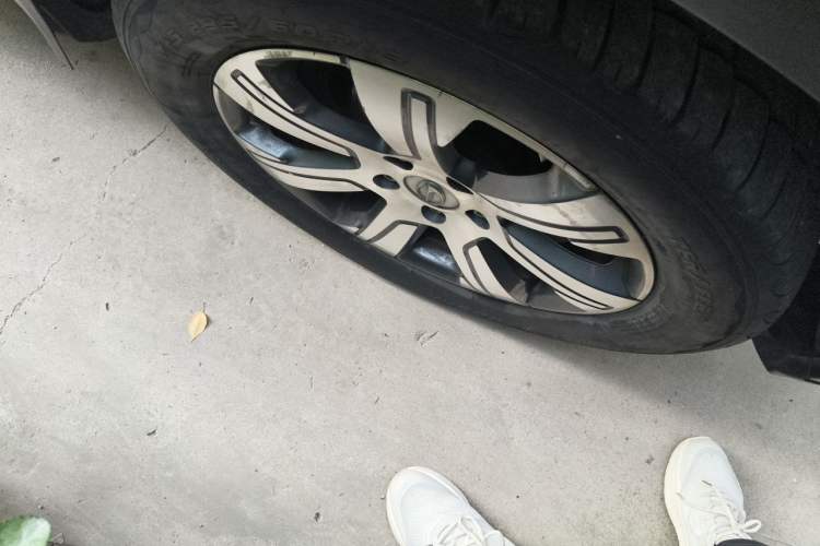 Used GAC Trumpchi GS7 2017 320T Two-Wheel-Drive Luxury Smart Connectivity Model Right Front Wheel Hub