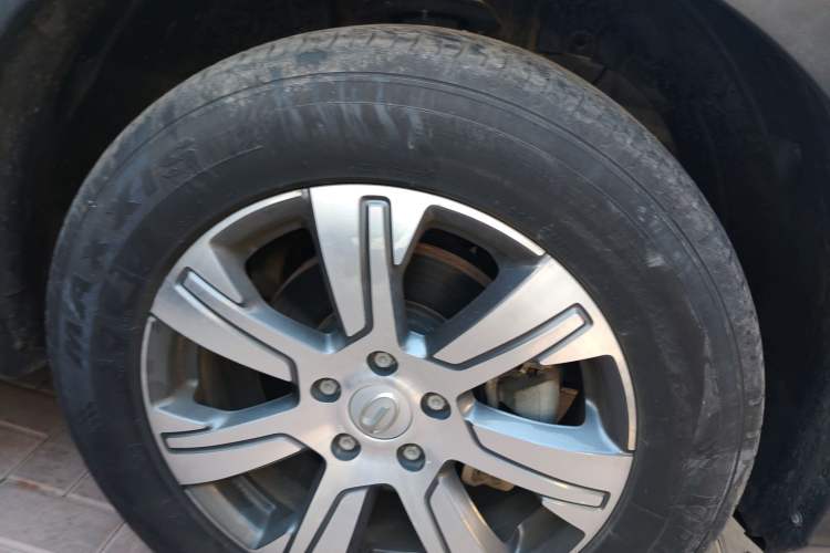 Used GAC Trumpchi GS7 2017 320T Two-Wheel-Drive Luxury Smart Connectivity Model Right Front Wheel Hub